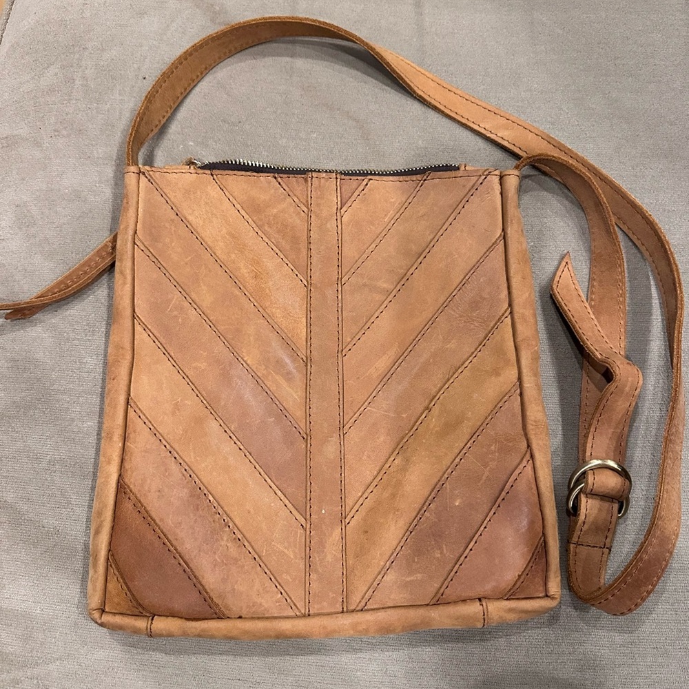 Joanna Gaines Magnolia Cross Body Purse by Raven & Lily.